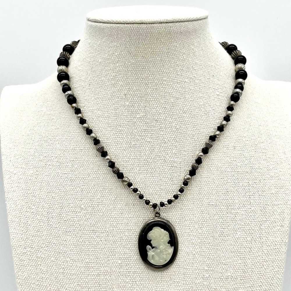Cameo Necklace Beaded Black Silver Tone Pendant‎ Costume Jewelry Vintage
